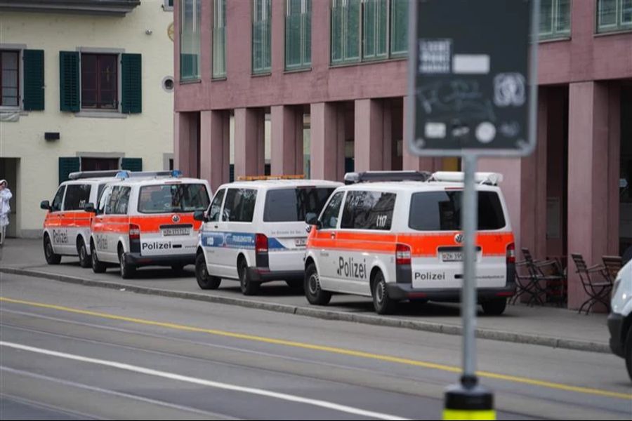 Die Stadtpolizei Zürich wurde um 8.12 Uhr über den Unfall informiert.