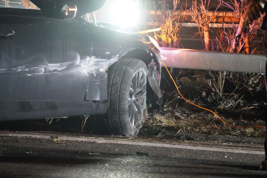 Auf der A15 bei Dürnten ist es am Mittwoch zu einem Selbstunfall gekommen.