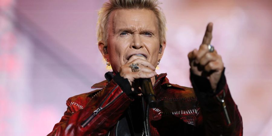 Tritt im Juni auf dem Königsplatz auf: Billy Idol. (Archivbild)