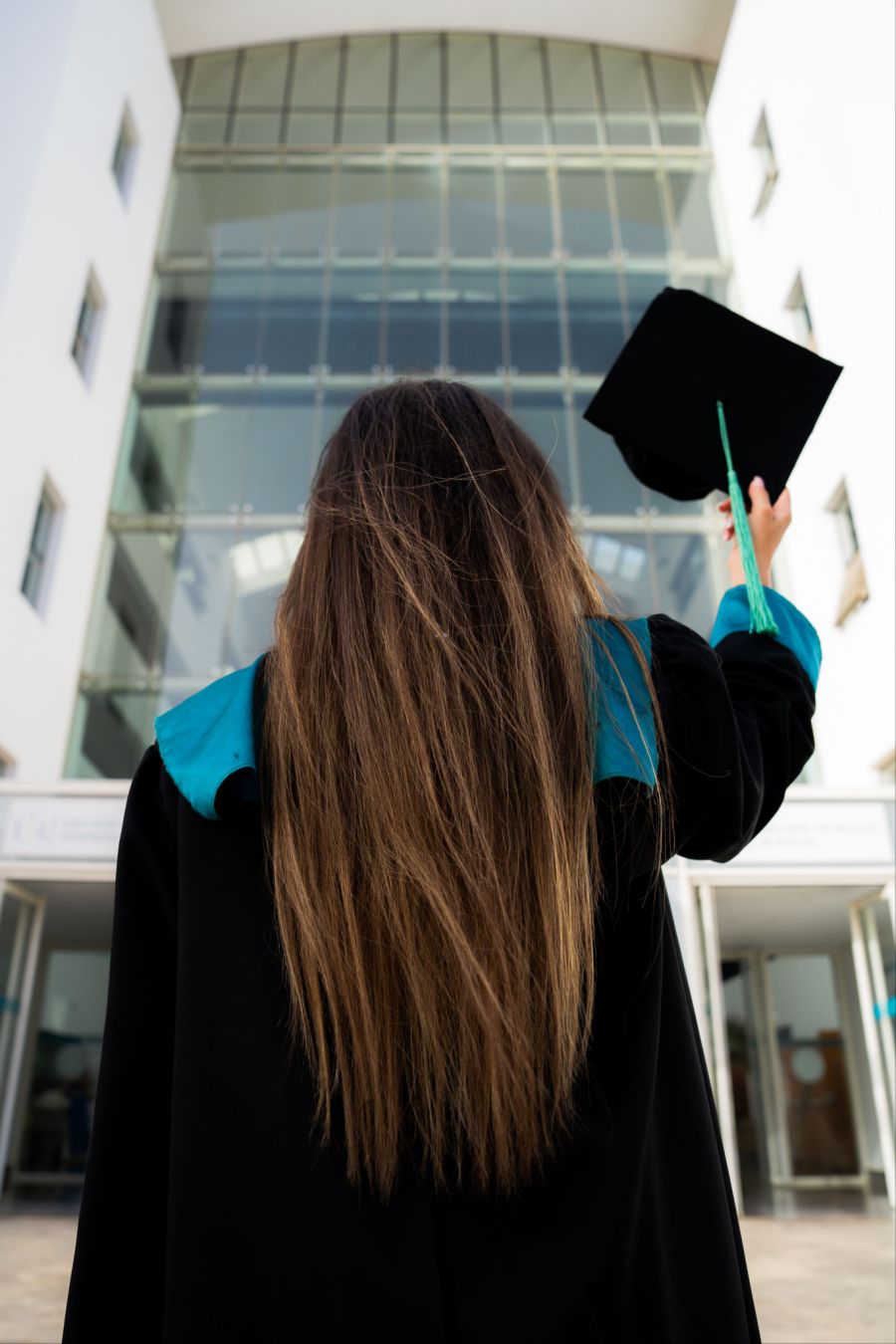 Eine weitere ist, dass sie sich «aus der Not heraus» angepasst haben, da immer mehr Frauen einen Uni-Abschluss haben.