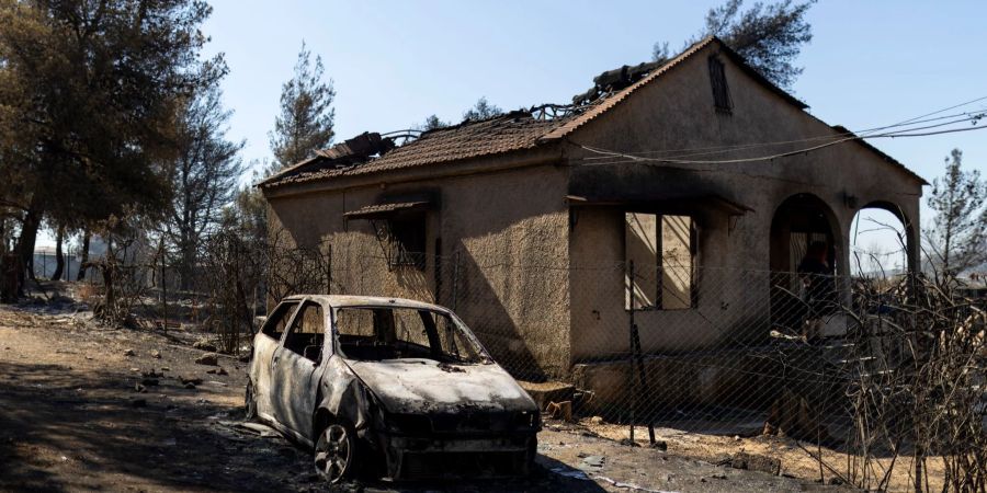 Nach dem Grossbrand bei Athen