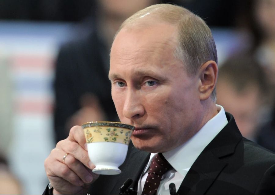 Allerdings beherrscht Wladimir Putin eben auch die «Abwarten und Tee trinken»-Strategie.