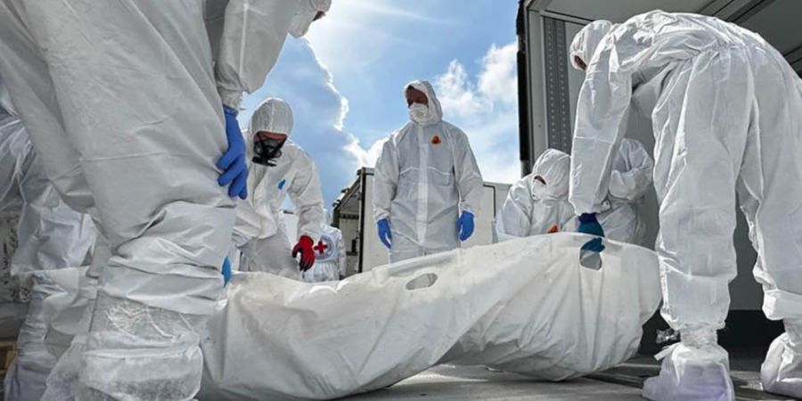 ARCHIV - Verladung von Leichen. Foto: Tass/TASS via ZUMA Press/dpa/Archivbild