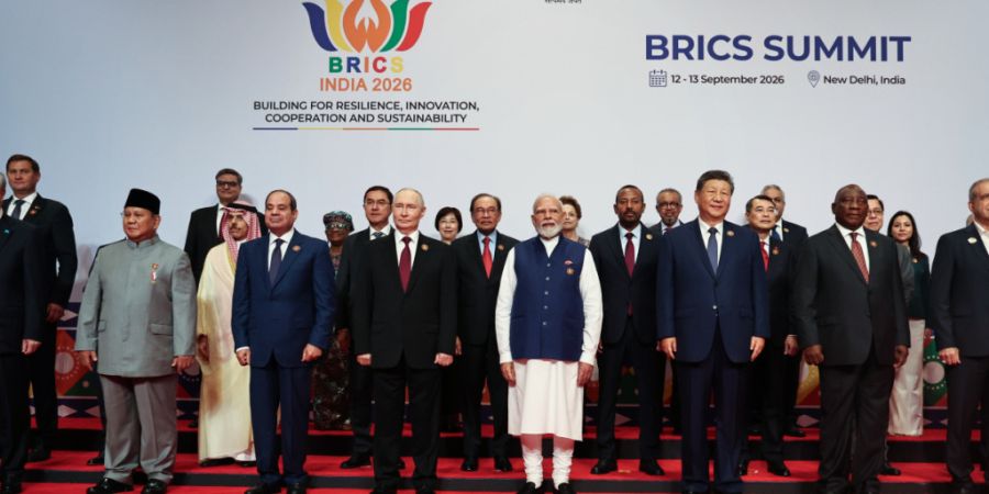 Teilnehmer des «BRICS Plus Outreach»-Formats posieren für ein Foto. Foto: Alexander Kazakov/Pool Sputnik Kremlin via AP/dpa