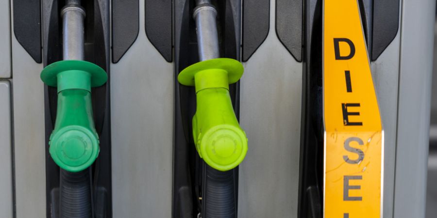 Die Preise für Benzin und Diesel in der Schweiz sind zuletzt wieder leicht gesunken, sie verharren aber immer noch auf einem recht hohen Niveau. (Symbolbild)