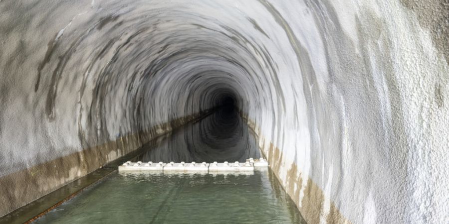 Durch Hochwasserentlastungsstollen Sarneraatal, hier der Auslauf bei Alpnach, kann bis zu 100 Kubikmeter Wasser pro Sekunde abfliessen. (Archivaufnahme)