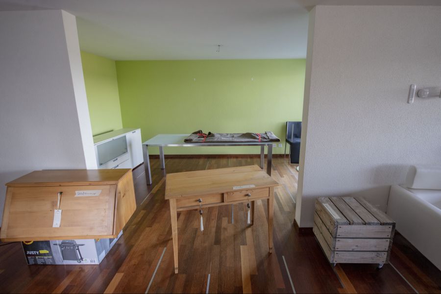 So berichtet ein Lehrer, dass er seine Wohnung jeweils von Juni bis September verlassen muss. (Symbolbild)