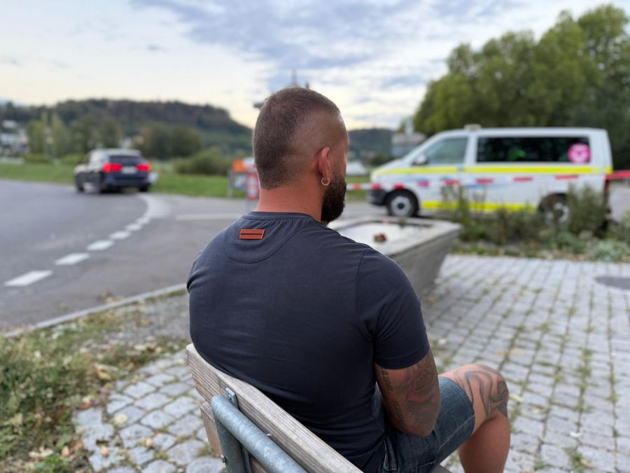 Security-Mitarbeiter R. hat die Tat von Aarau hautnah miterlebt.