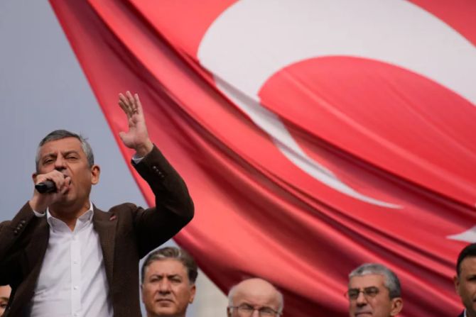 Özgür Özel CHP