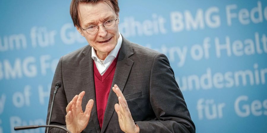 Mehr Transparenz: Karl Lauterbach hat veranlasst, dass die RKI-Protokolle weitestgehend entschwärzt werden.