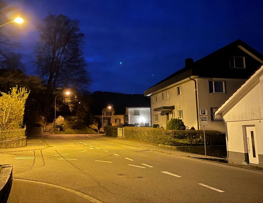 Dennoch hat es kein einheitliches Trottoir.