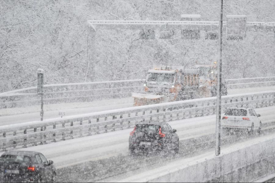 Die winterlichen Bedingungen könnten viele Leute davon abhalten, über Ostern in den Süden zu fahren.