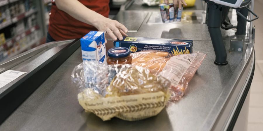 An der Supermarkt-Kasse sollten sie besser rausgenommen werden.