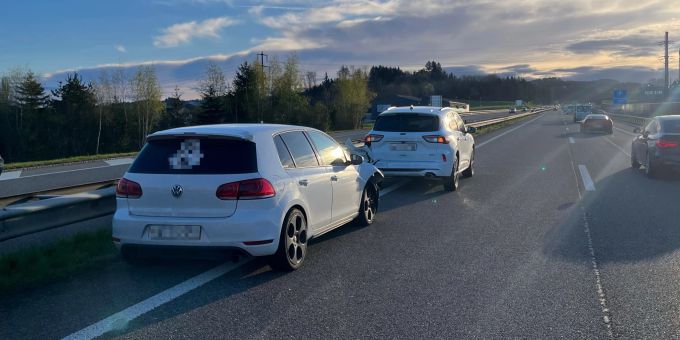 Gossau: Auffahrkollision auf Autobahn A1. Auffahrkollision auf A1.
