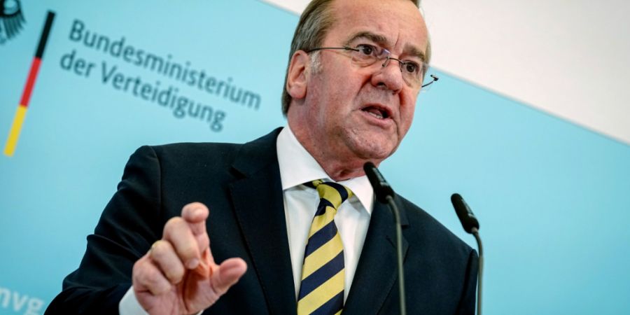 dpatopbilder - Boris Pistorius (SPD), Bundesminister der Verteidigung, stellt auf einer Pressekonferenz die deutsche Militärstrategie vor. Die erste Militärstrategie beschreibt, wie D...