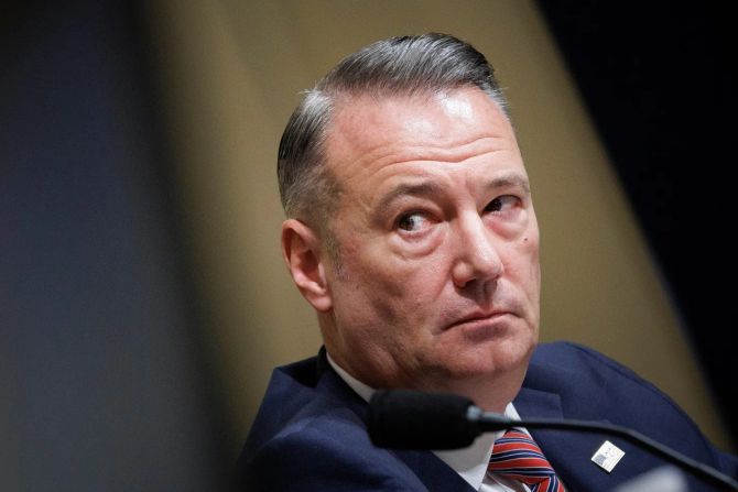 ICE‑Chef Todd Lyons