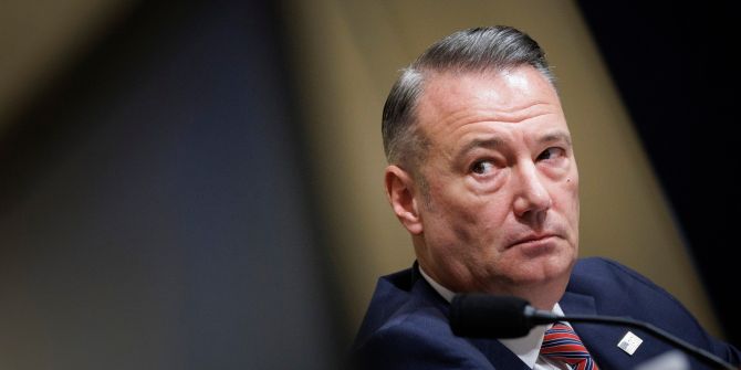 ICE‑Chef Todd Lyons