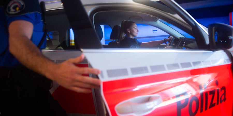 Ein Stockwerk der Handelsschule in Chiasso TI musste am Mittwoch wegen einer unbekannten, die Atemwege reizenden Substanz evakuiert werden. (Symbolbild)