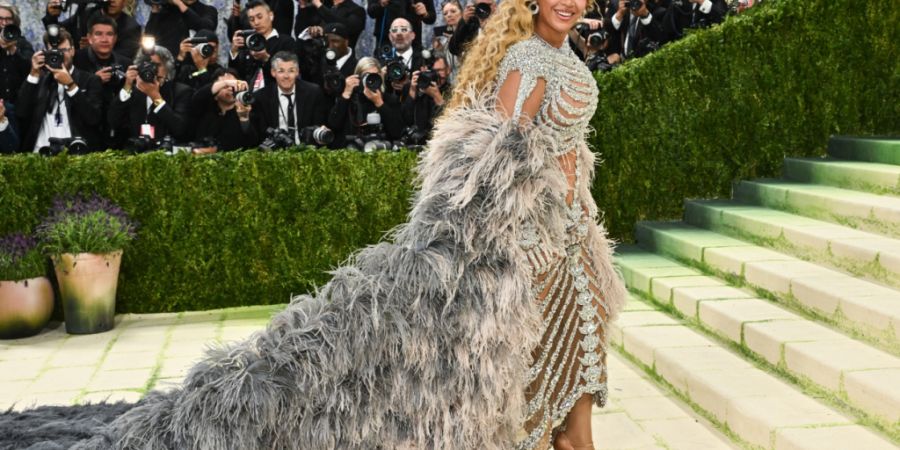 ARCHIV - Beyoncé kommt Benefizgala des Metropolitan Museum of Art anlässlich der Eröffnung der Ausstellung «Costume Art» in New York. Foto: Evan Agostini/Invision/dpa