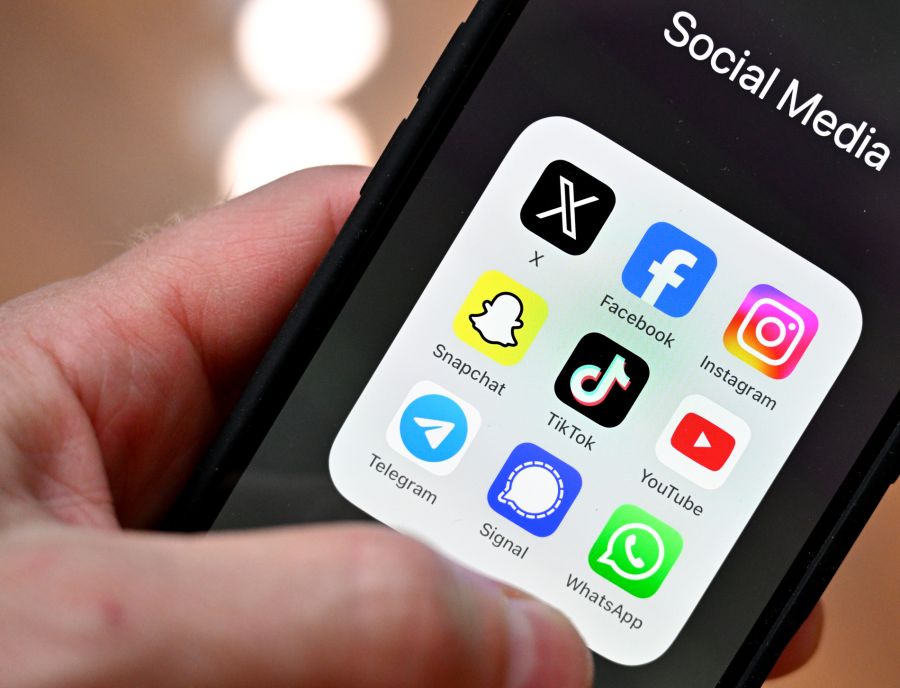Immer mehr junge Menschen lassen sich durch Social Media inspirieren, eine Bergtour zu machen.