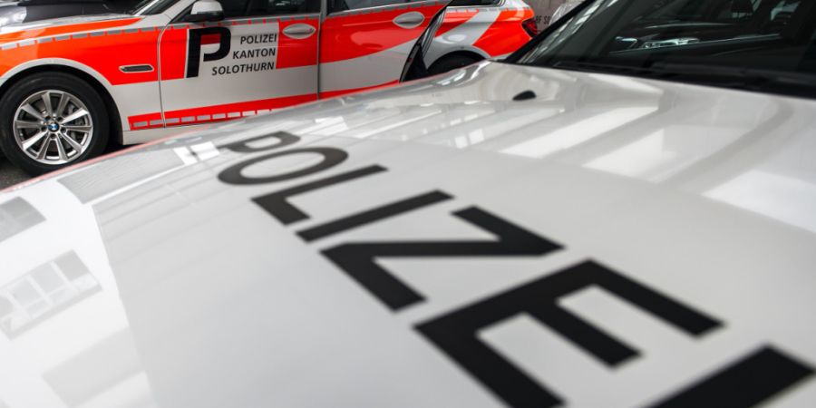 Ein Autofahrer hat am Freitag in Aeschi unter Drogeneinfluss einen Unfall gebaut. (Archivbild)