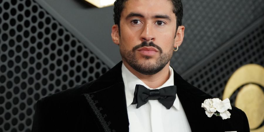 Bad Bunny kommt zu den 68. Grammy Awards. Foto: Jordan Strauss/Invision/AP/dpa