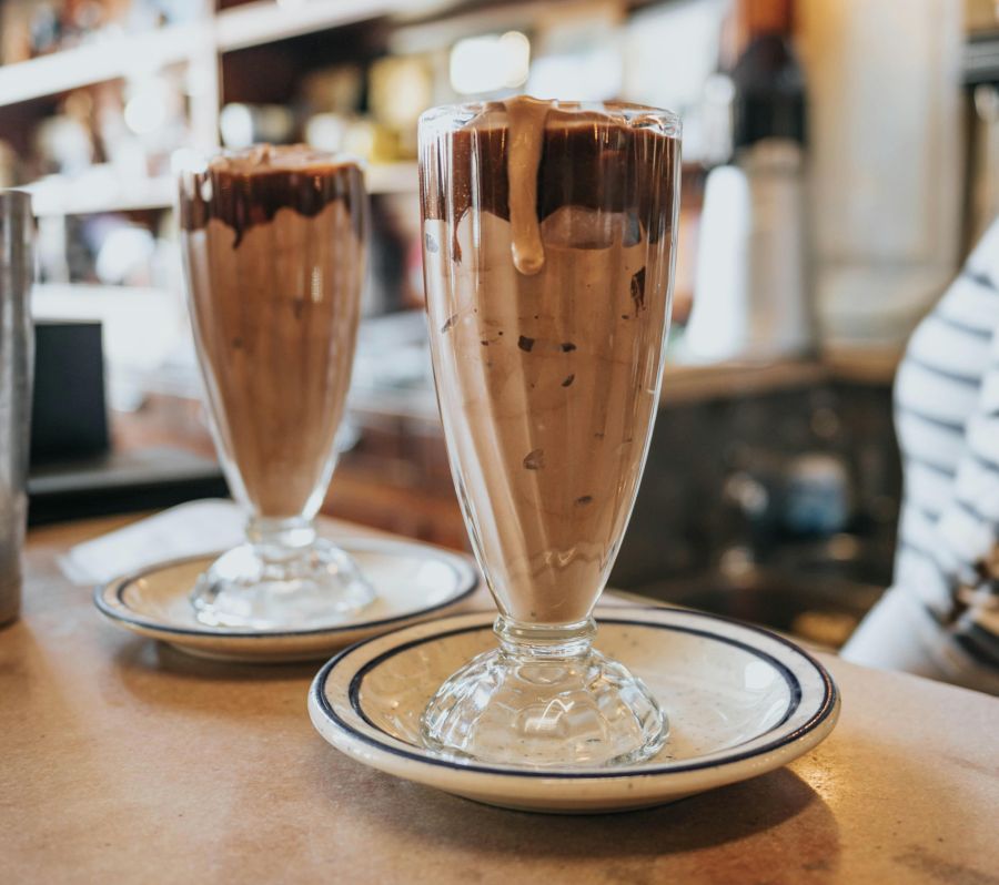 Kunden, die im Innern aus einem Glas essen, müssen 70 Cent extra bezahlen. (Symbolbild)