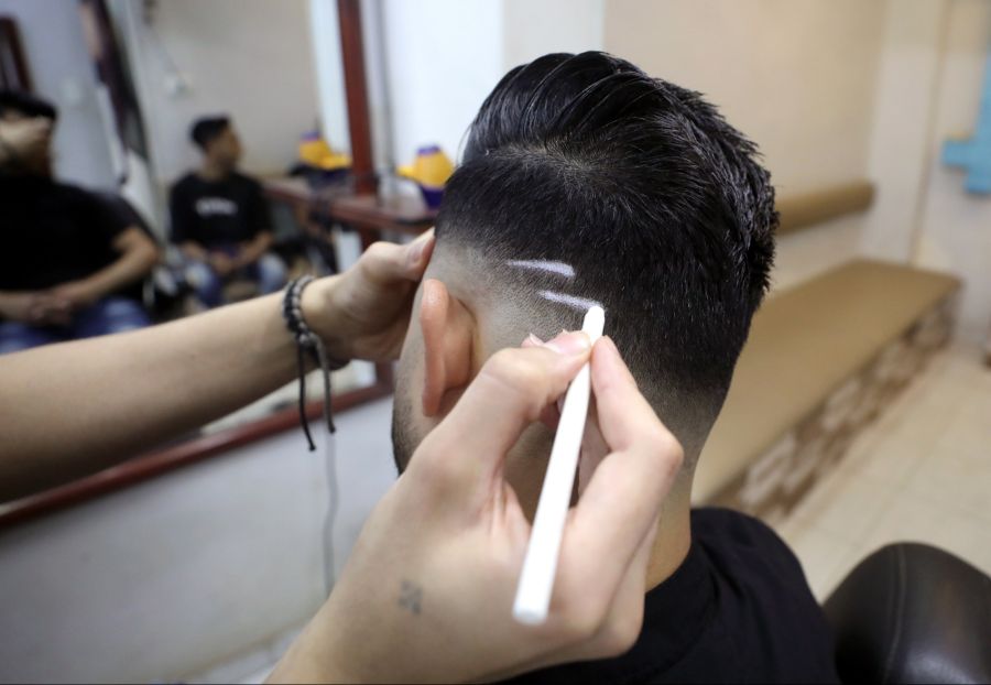 Sie betreiben etwa besonders günstige Barbershops – Haare frisieren ist dabei natürlich nicht das Kerngeschäft.