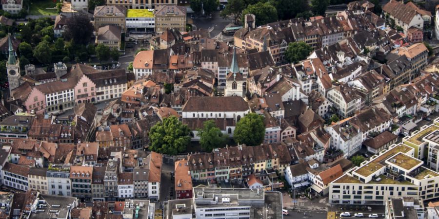 Der Bieler Gemeinderat will mittels einer Machbarkeitsstudie herausfinden, wie es mit der Schulanlage Linden weitergehen soll. (Symbolbild)