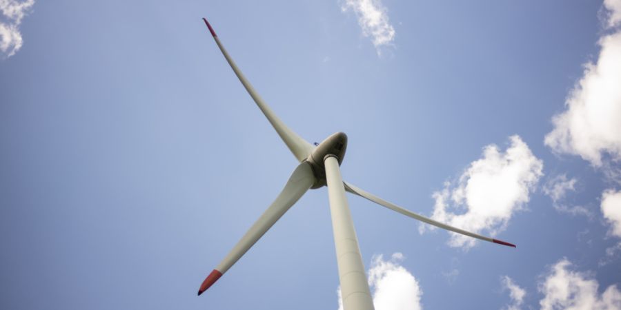 Der Kanton Freiburg misst derzeit Winddaten, um das Potenzial verschiedener Standorte für die Windkraftproduktion auszuloten. (Symbolbild)