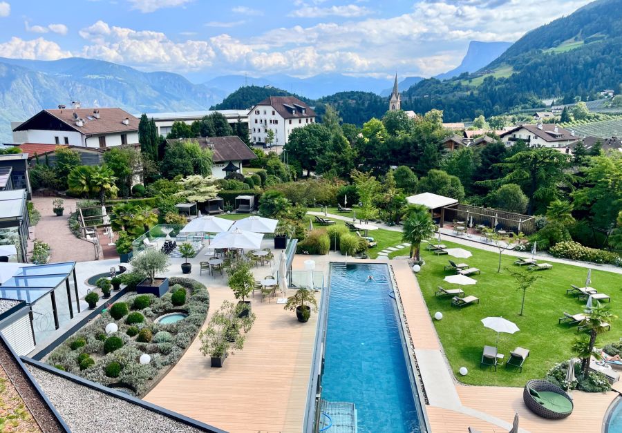 Alpiana Hotel Südtirol, Pool, Ausblick