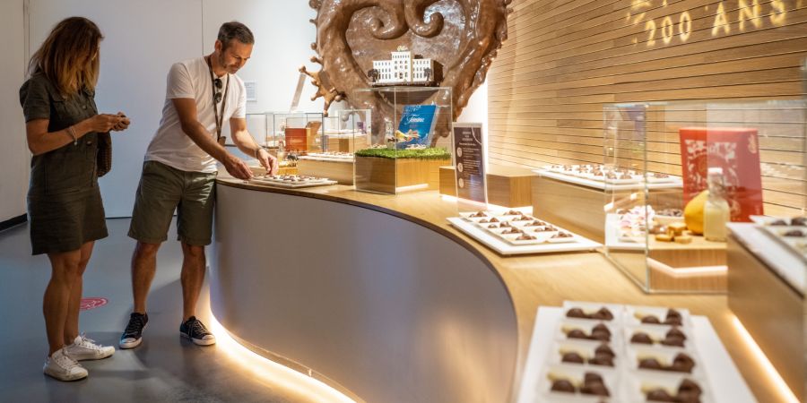 Träumen Sie davon, einmal eine echte Schokoladenfabrik zu besuchen? Dann schauen Sie im Maison Cailler vorbei und geniessen Sie köstliche Schokolade.