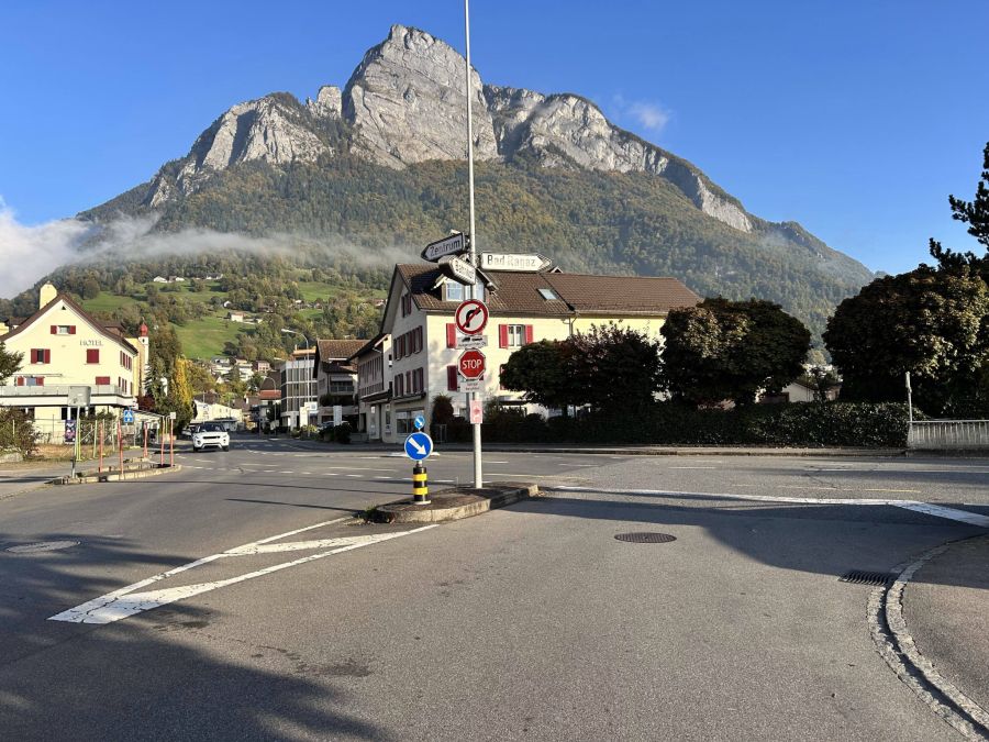 Die Unfallstelle der Kollision zwischen dem Velo und dem Auto.