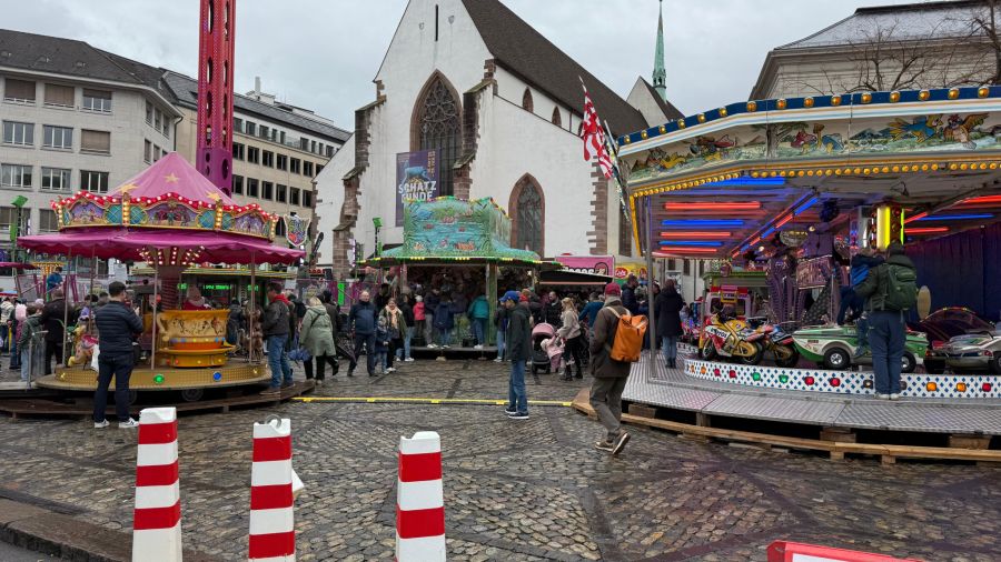 Auf dem Barfüsserplatz steht erstmals seit einigen Jahren wieder ein Turmgeschäft.