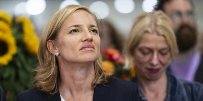 Regierungsrätin Esther Keller (GLP) nimmt zur Kenntnis, die Wiederwahl im ersten Wahlgang verpasst zu haben. Esther Keller