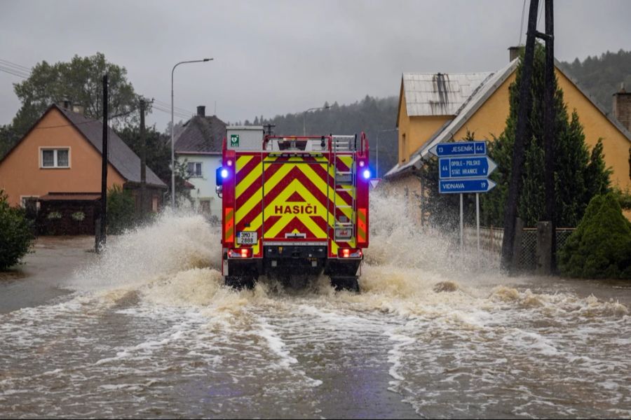 An rund 80 Pegel-Messstationen in Tschechien galt die höchste Hochwasser-Alarmstufe «Gefährdung».