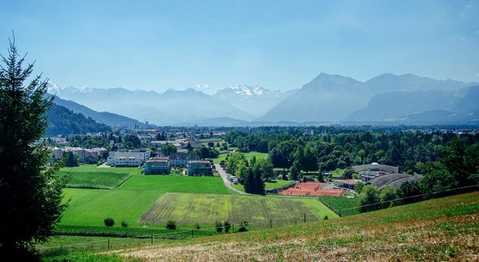 Blick auf die Berner Gemeinde Heimberg. Heimberg BE