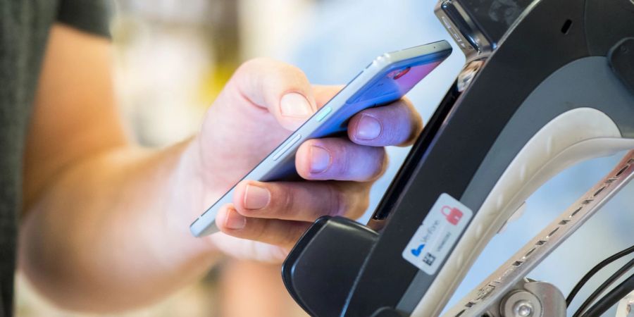 Elektronisches und digitales Bezahlen wird auch in der Schweiz von Jahr zu Jahr üblicher.