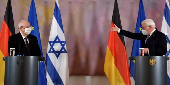 Rivlin (l.) und Steinmeier in Schloss Bellevue Rivlin (l.) und Steinmeier in Schloss Bellevue