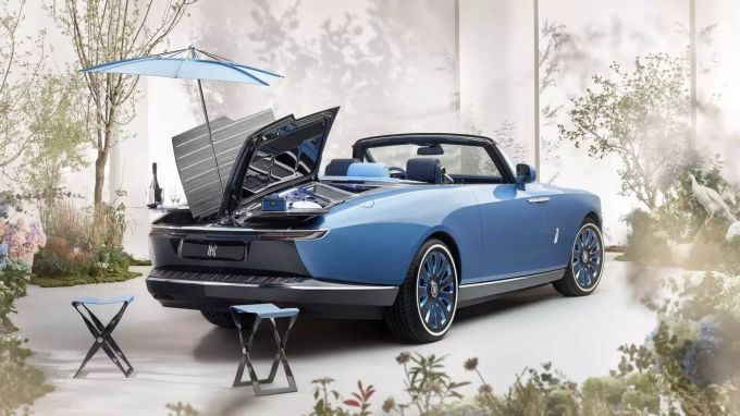 So sieht Glamping der Superreichen aus – oder zumindest für einen Superreichen 2021 Rolls-Royce Boat Tail