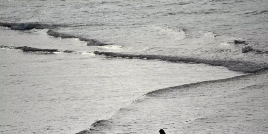 Ein Surfer in Australien