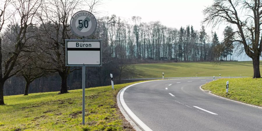 Ortsschild der Gemeinde Büron.