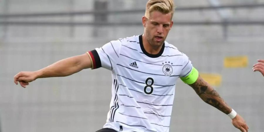 Arne Maier wird die deutsche U21-Nationalmannschaft als Kapitän anführen. Foto: Arne Dedert/dpa