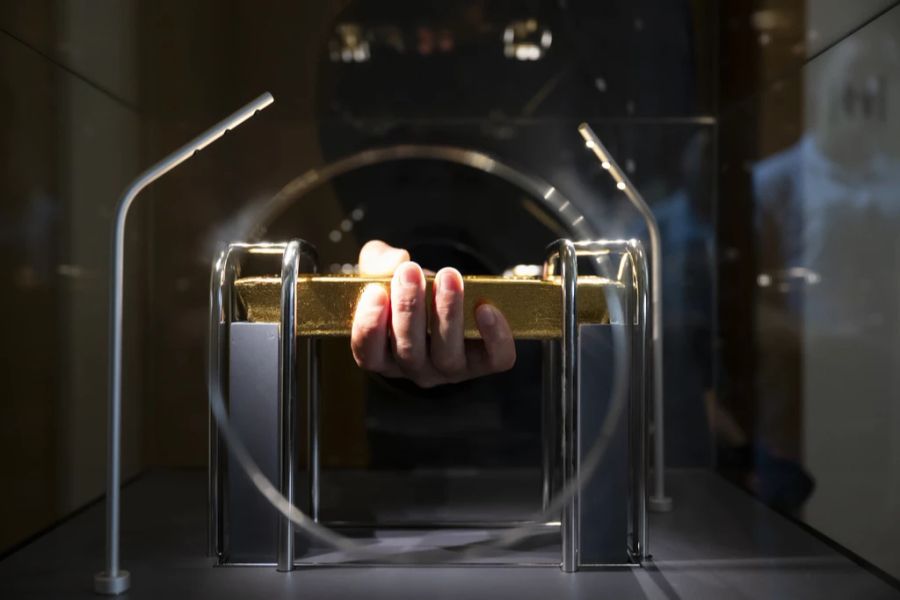 Unter anderem gab es in der Nationalbank einen echten Goldbarren zum Anfassen.
