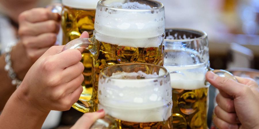 Viele Zelte auf Oktoberfest wollen in diesem Jahr 14,50 Euro für ein Mass Bier nehmen.