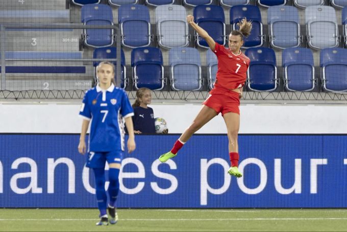 Riola Xhemaili fährt nicht mit der Schweizer Nati an die WM. Riola Xhemaili Schweizer Nati