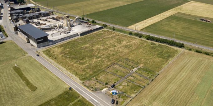 Glovelier JU - Vermummte besetzen Geothermiegelände für kurze Zeit