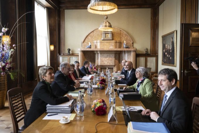 Die Bundesräte mit Bundeskanzler Walter Thurnherr in Winterthur. Bundesräte