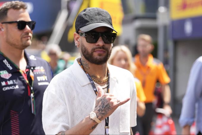 Neymar zu Besuch bei einem Rennen der Formel 1. Neymar Formel 1