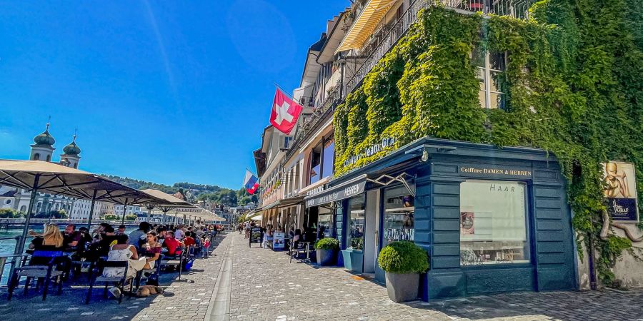 Der Rathausquai in der Stadt Luzern.